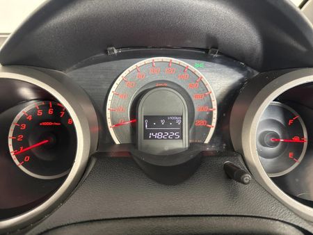 2010-Honda-Jazz-14i-LX_2