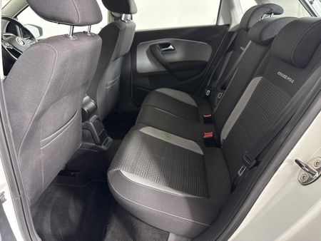 2017-Volkswagen-Polo-Cross-12-TSI_3