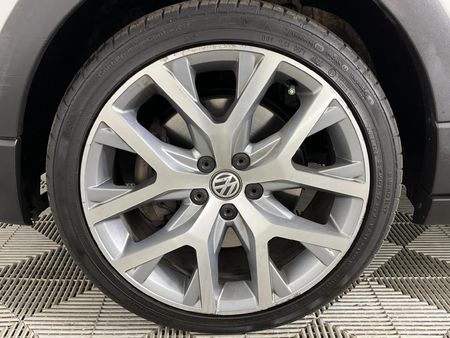 2017-Volkswagen-Polo-Cross-12-TSI_4