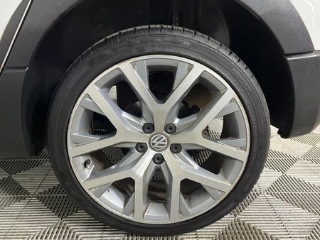 2017-Volkswagen-Polo-Cross-12-TSI_6