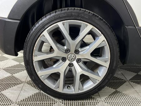 2017-Volkswagen-Polo-Cross-12-TSI_7