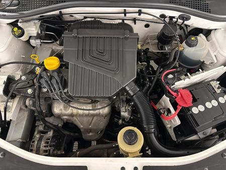 2021-Nissan-NP200-16_9