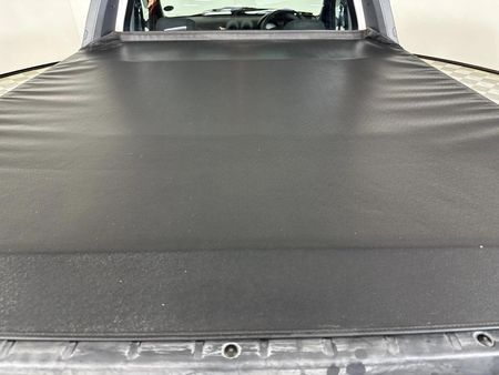 2021-Nissan-NP200-16_10