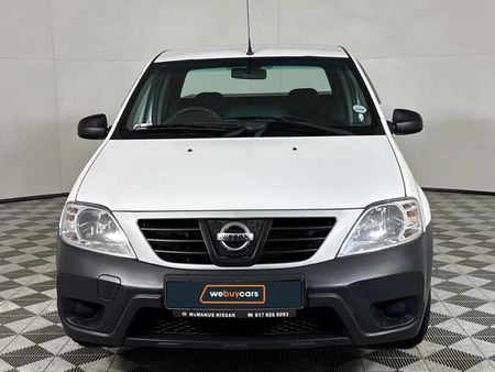 2021-Nissan-NP200-16_11