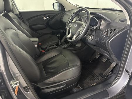 2015-Hyundai-ix35-20-Executive_9