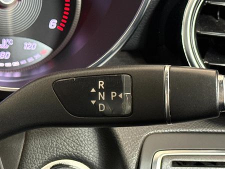 2015-Mercedes-Benz-C-Class-C-220-Bluetec-Avantgarde-Auto_9