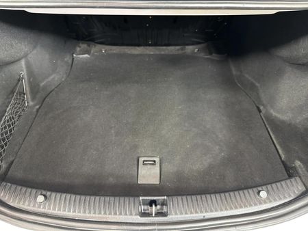 2015-Mercedes-Benz-C-Class-C-220-Bluetec-Avantgarde-Auto_12