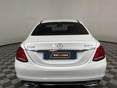 2015-Mercedes-Benz-C-Class-C-220-Bluetec-Avantgarde-Auto_16
