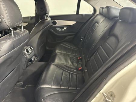 2015-Mercedes-Benz-C-Class-C-220-Bluetec-Avantgarde-Auto_3