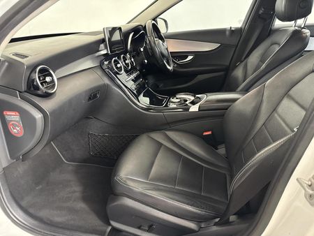 2015-Mercedes-Benz-C-Class-C-220-Bluetec-Avantgarde-Auto_8