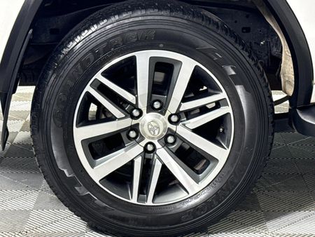 2020-Toyota-Fortuner-28-GD-6-Epic-Auto_7