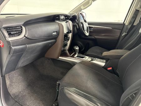 2020-Toyota-Fortuner-28-GD-6-Epic-Auto_8
