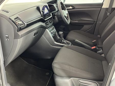 2025-Volkswagen-T-Cross-10-TSI-Auto_5