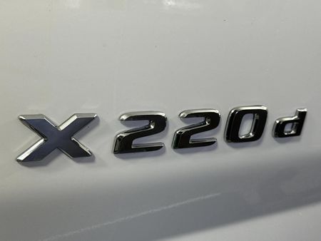 2020-Mercedes-Benz-X-Class-X220d-Progressive_11