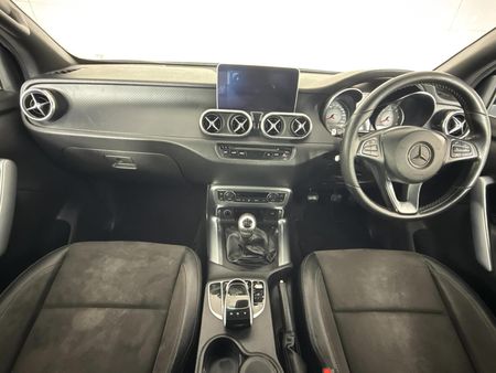 2020-Mercedes-Benz-X-Class-X220d-Progressive_1
