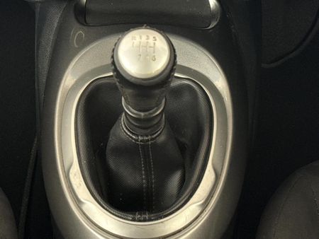 2015-Nissan-Juke-12T-Acenta_8