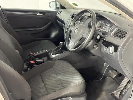 2013-Volkswagen-Jetta-VI-14-TSI-Comfortline-Auto_9