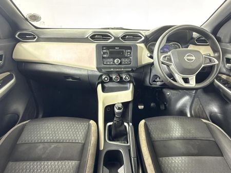 2024-Nissan-Magnite-10-Visia_1