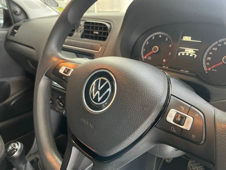 2024-Volkswagen-Polo-Vivo-LIFE_14