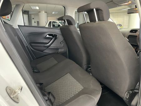 2024-Volkswagen-Polo-Vivo-LIFE_17