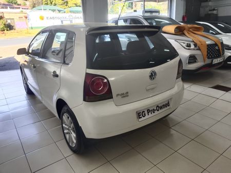 2012-Volkswagen-Polo-Vivo-14-Trendline-5-dr_11