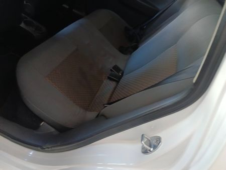 2012-Volkswagen-Polo-Vivo-14-Trendline-5-dr_6