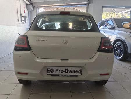 2025-Suzuki-Swift-12-GL_9