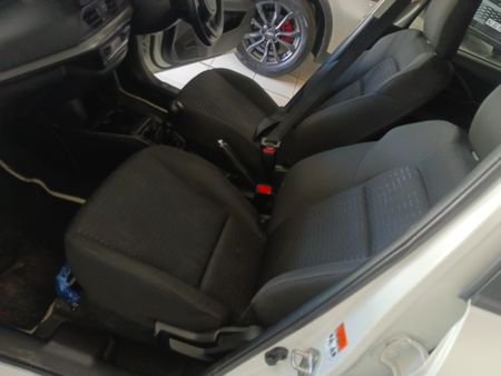 2025-Suzuki-Swift-12-GL_1