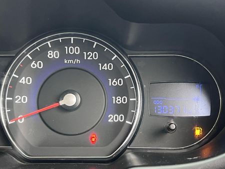 2014-Hyundai-i10-125-GLS-Fluid_9