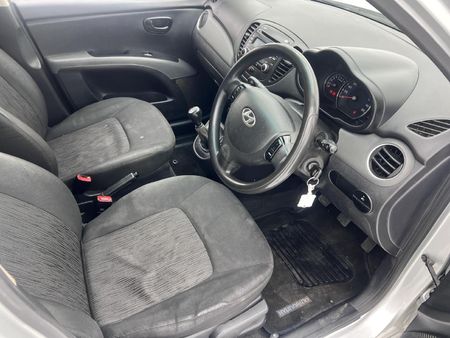2014-Hyundai-i10-125-GLS-Fluid_13