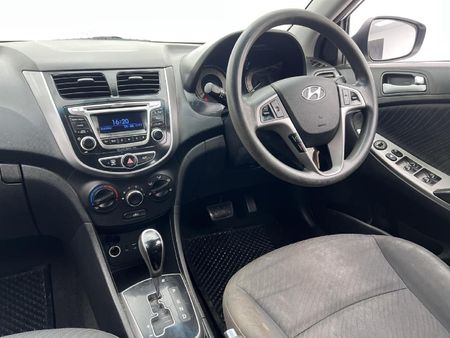 2016-Hyundai-Accent-16-GLS-Fluid-Auto_5