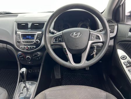 2016-Hyundai-Accent-16-GLS-Fluid-Auto_6