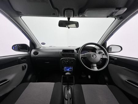 2005-Daihatsu-Charade-CX-Auto_10