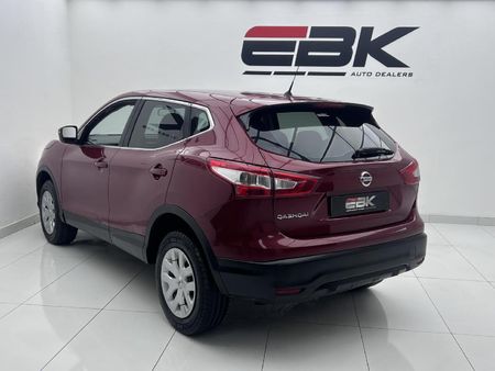 2015-Nissan-Qashqai-12T-Visia_3