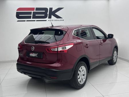 2015-Nissan-Qashqai-12T-Visia_5