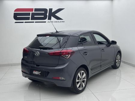 2015-Hyundai-i20-14-Fluid_5