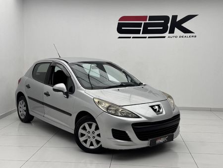 2010-Peugeot-207-14-Urban_0