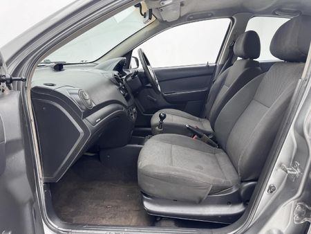 2011-Chevrolet-Aveo-16-L_6
