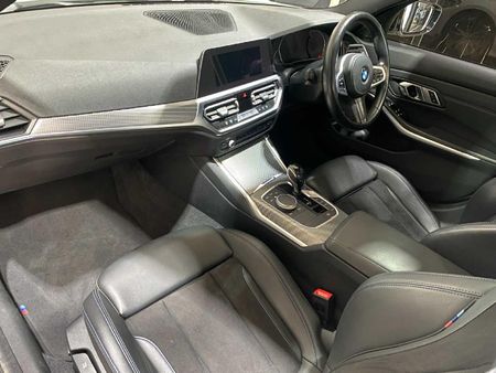 2021-BMW-3-Series-320d-M-Sport_10