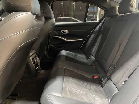 2021-BMW-3-Series-320d-M-Sport_12