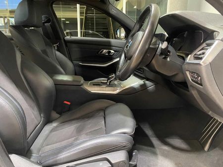 2021-BMW-3-Series-320d-M-Sport_16