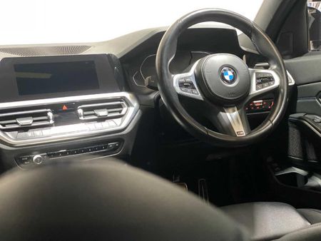 2021-BMW-3-Series-320d-M-Sport_23