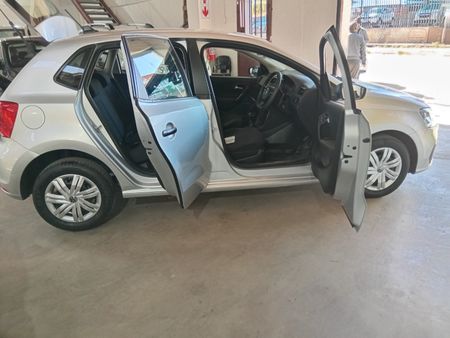 2024-Volkswagen-Polo-Vivo-14-Petrol-Manual_18