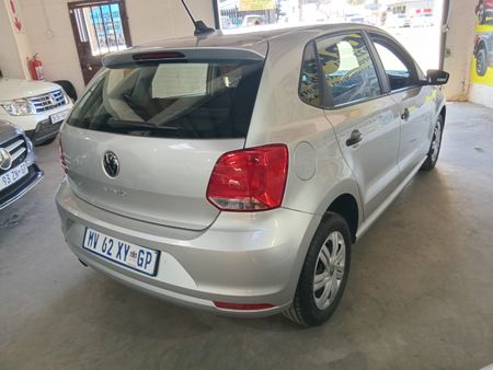 2024-Volkswagen-Polo-Vivo-14-Petrol-Manual_4