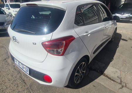 2017-Hyundai-Grand-i10-125-Motion_3