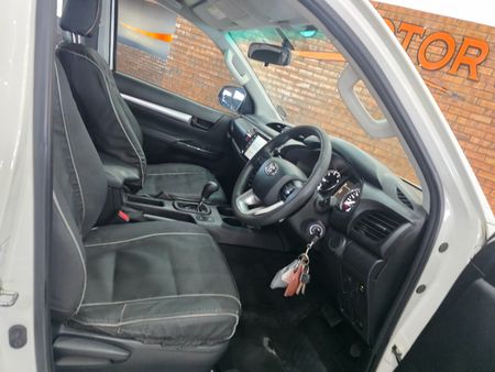 2021-Toyota-Hilux-24-GD-6-Raised-Body-SRX-Auto-Double-Cab_5