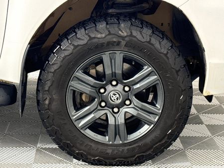 2024-Toyota-Hilux-24-GD-6-Raised-Body-Raider-Extended-Cab_2
