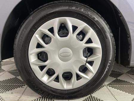 2017-Ford-Figo-15-Ambiente-5-dr_4