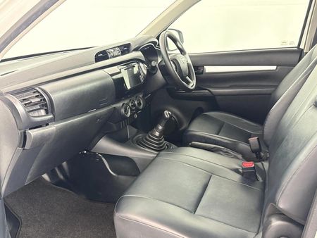 2024-Toyota-Hilux-20-VVTi-Single-Cab_6