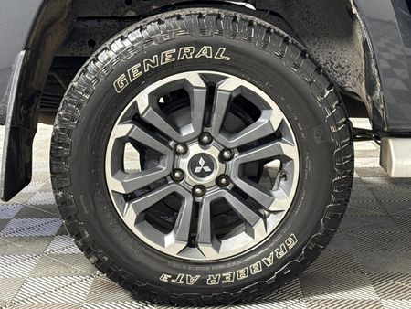 2022-Mitsubishi-Triton-24-Di-Dc-4x4-Auto-Double-Cab_7